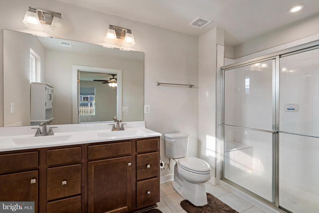 16 OPULENT CT, Hedgesville, WV 25427