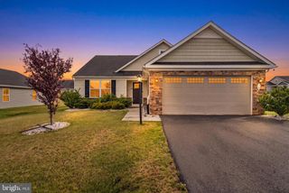 16 OPULENT CT, Hedgesville, WV 25427
