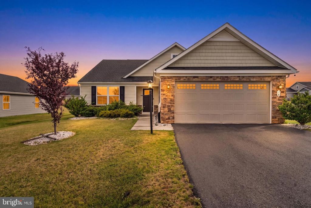 16 OPULENT CT, Hedgesville, WV 25427