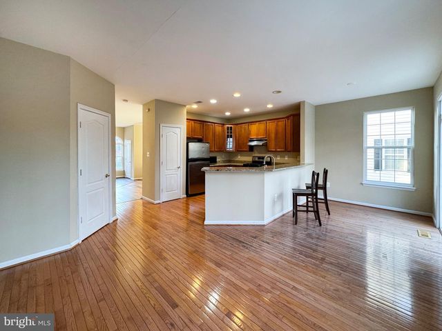 12652 HERON RIDGE DR, Fairfax, VA 22030