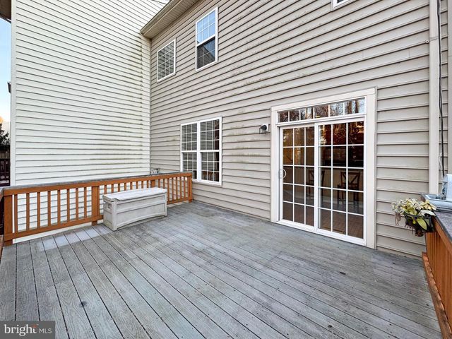 12652 HERON RIDGE DR, Fairfax, VA 22030