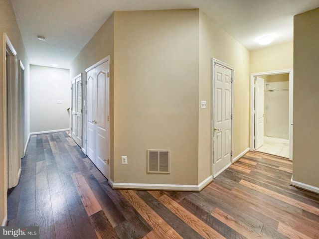 12652 HERON RIDGE DR, Fairfax, VA 22030