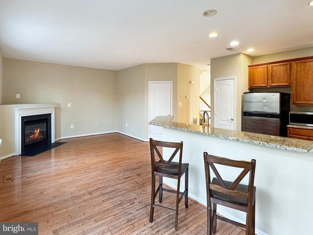 12652 HERON RIDGE DR, Fairfax, VA 22030