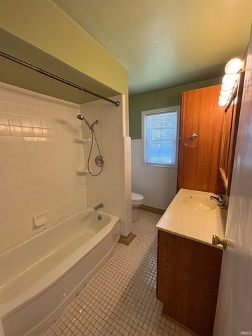 212 S Alvord Boulevard, Evansville, IN 47714