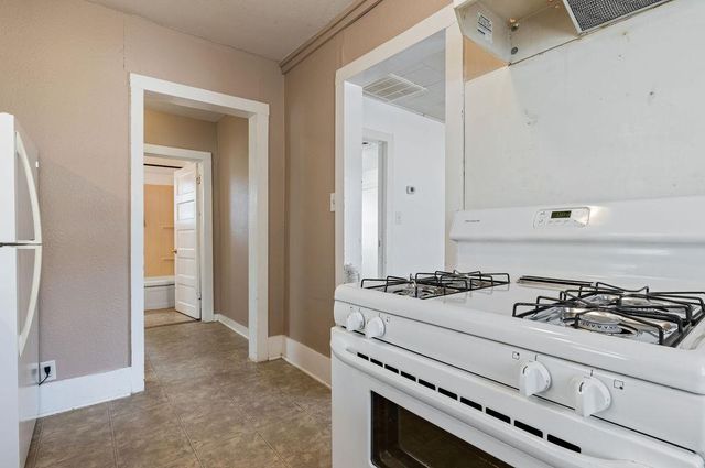 1229 N Center Avenue, Shawnee, OK 74801