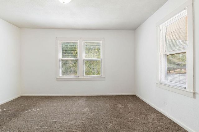 1229 N Center Avenue, Shawnee, OK 74801