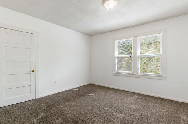 1229 N Center Avenue, Shawnee, OK 74801