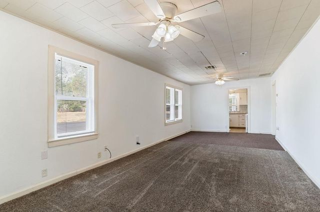 1229 N Center Avenue, Shawnee, OK 74801
