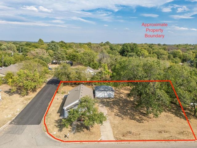 1229 N Center Avenue, Shawnee, OK 74801