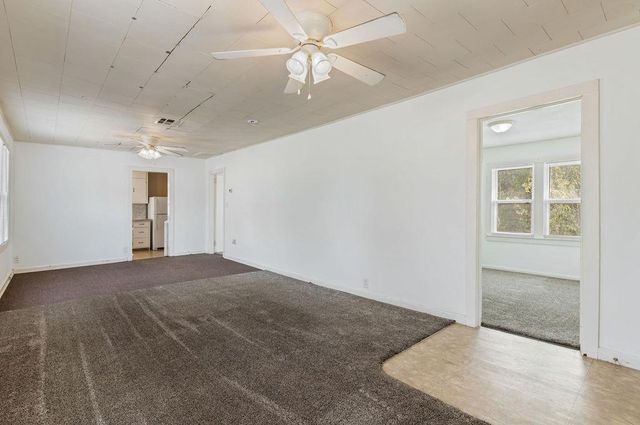 1229 N Center Avenue, Shawnee, OK 74801
