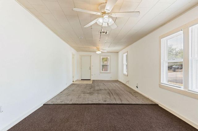 1229 N Center Avenue, Shawnee, OK 74801