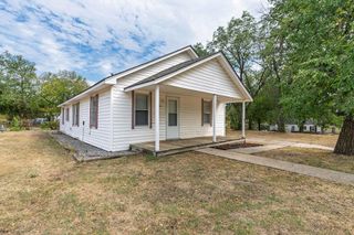 1229 N Center Avenue, Shawnee, OK 74801