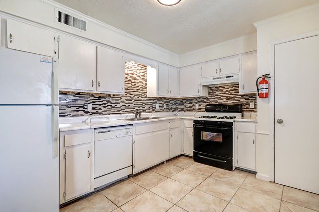 95 Eventide Road SE, Rio Rancho, NM 87124