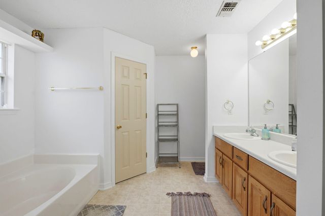 2634 Hidden Estates Circle, Navarre, FL 32566