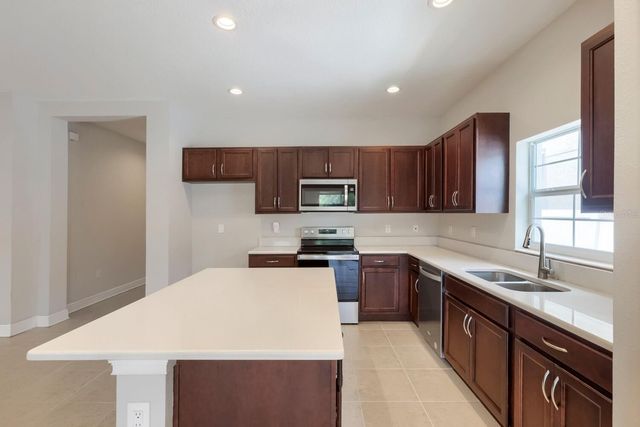 3029 54TH AVENUE N, St Petersburg, FL 33714