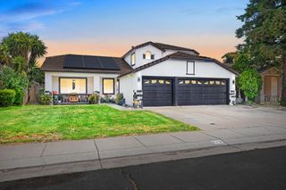 813 Sugar Pine Dr, Lathrop, CA 95330