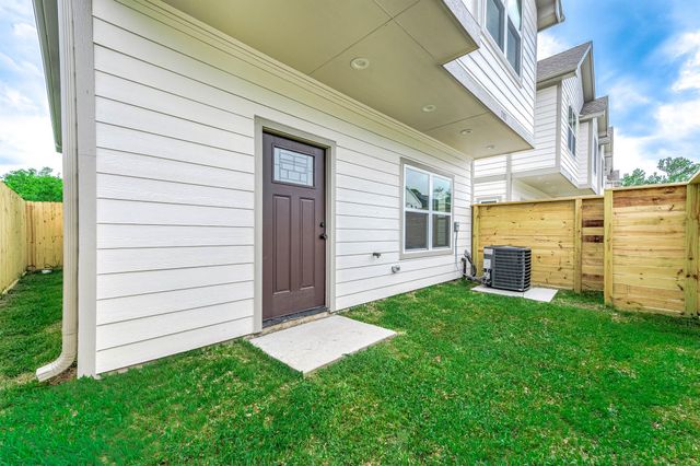 787 Fortune Street A, Houston, TX 77088
