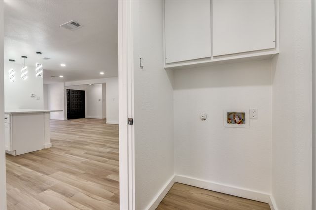 605 Ray Andra Drive, Desoto, TX 75115