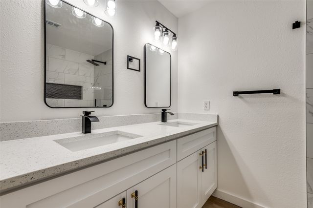 605 Ray Andra Drive, Desoto, TX 75115