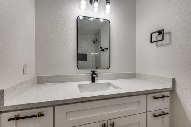 605 Ray Andra Drive, Desoto, TX 75115