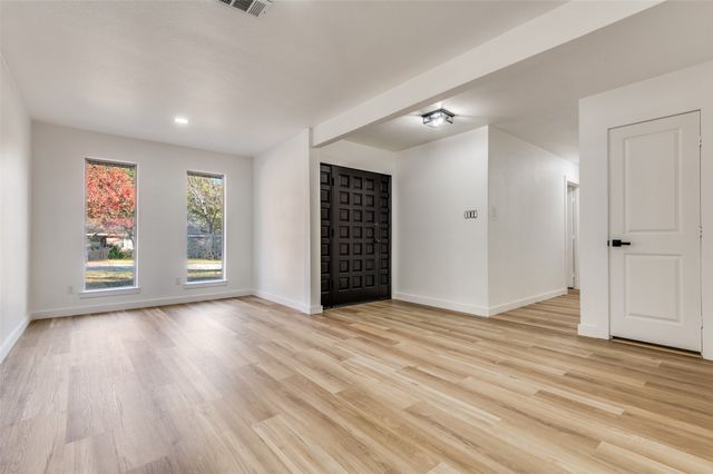 605 Ray Andra Drive, Desoto, TX 75115