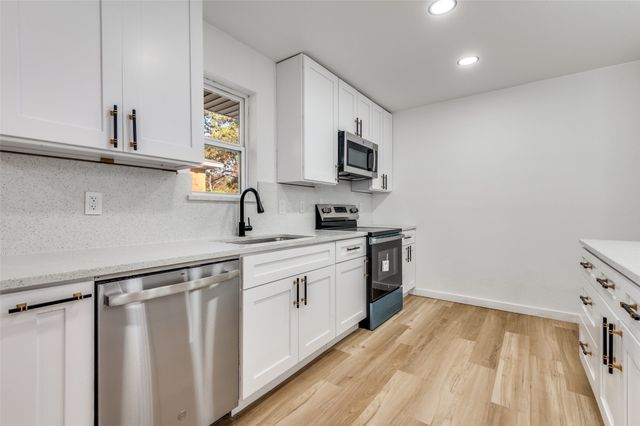 605 Ray Andra Drive, Desoto, TX 75115