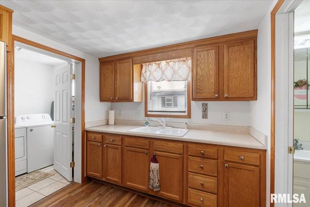 222 4TH Street, Colona, IL 61241