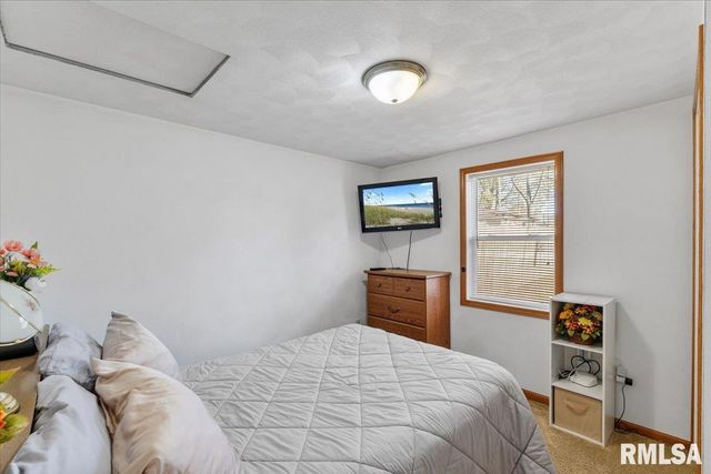 222 4TH Street, Colona, IL 61241