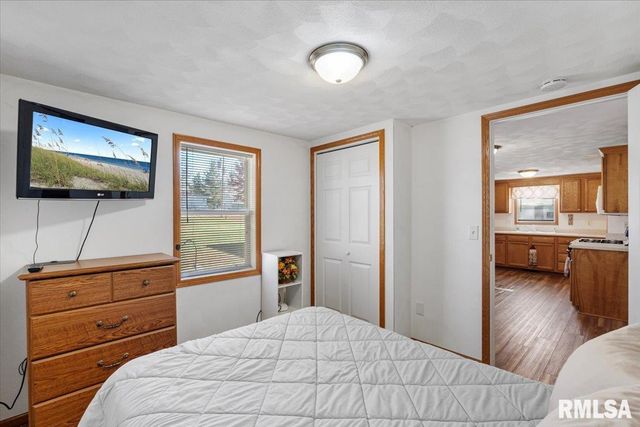 222 4TH Street, Colona, IL 61241