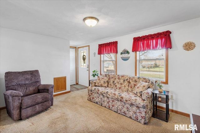 222 4TH Street, Colona, IL 61241