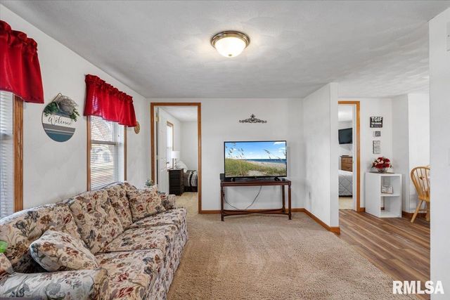 222 4TH Street, Colona, IL 61241