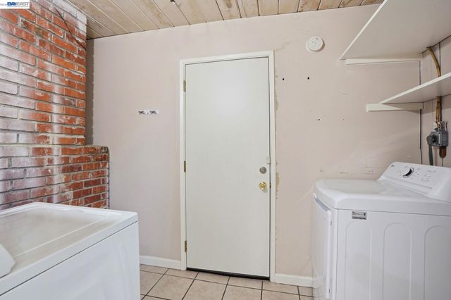 2102 Overhill Rd, Concord, CA 94520