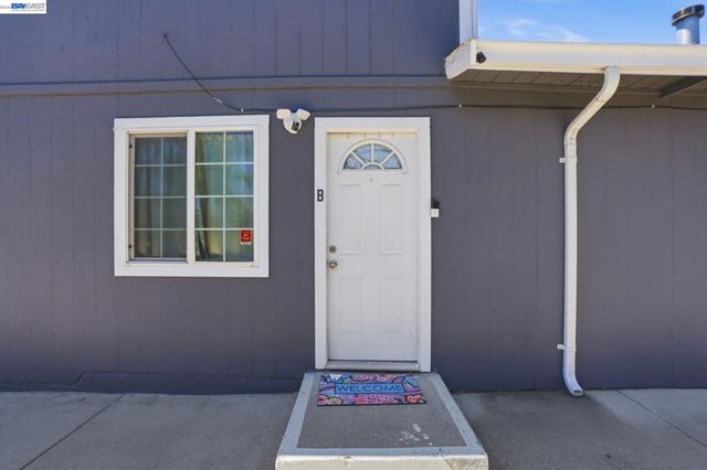 2102 Overhill Rd, Concord, CA 94520