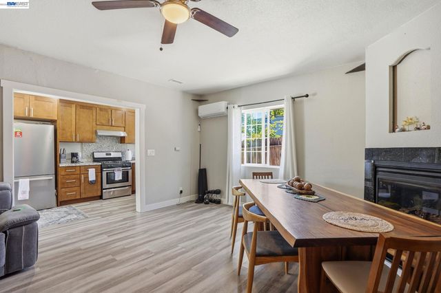 2102 Overhill Rd, Concord, CA 94520