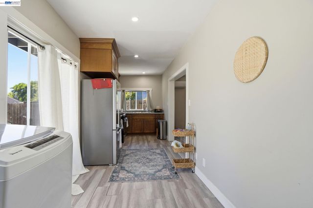 2102 Overhill Rd, Concord, CA 94520