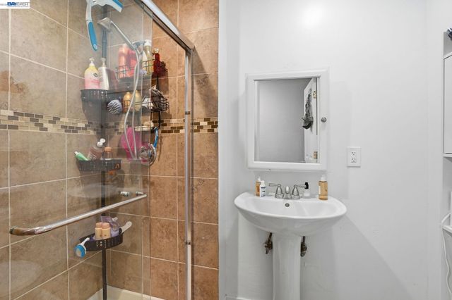 2102 Overhill Rd, Concord, CA 94520