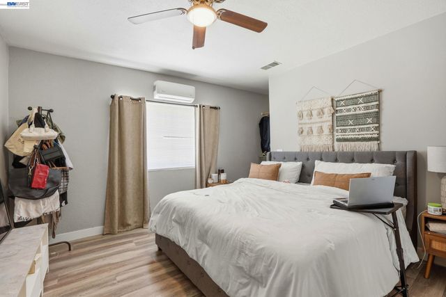 2102 Overhill Rd, Concord, CA 94520
