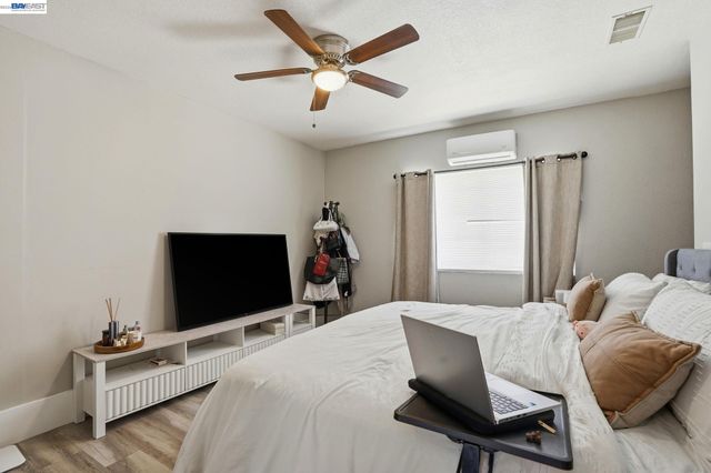 2102 Overhill Rd, Concord, CA 94520