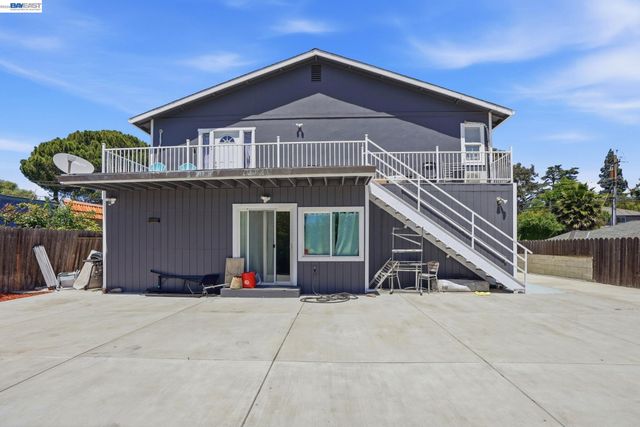 2102 Overhill Rd, Concord, CA 94520
