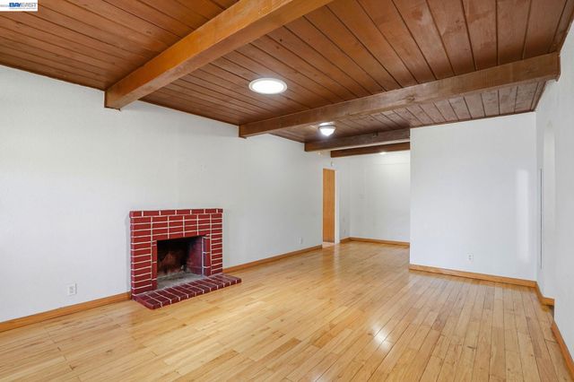 2102 Overhill Rd, Concord, CA 94520