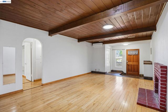 2102 Overhill Rd, Concord, CA 94520