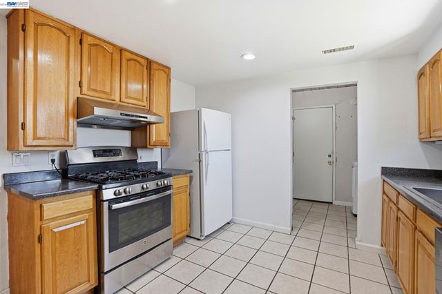 2102 Overhill Rd, Concord, CA 94520