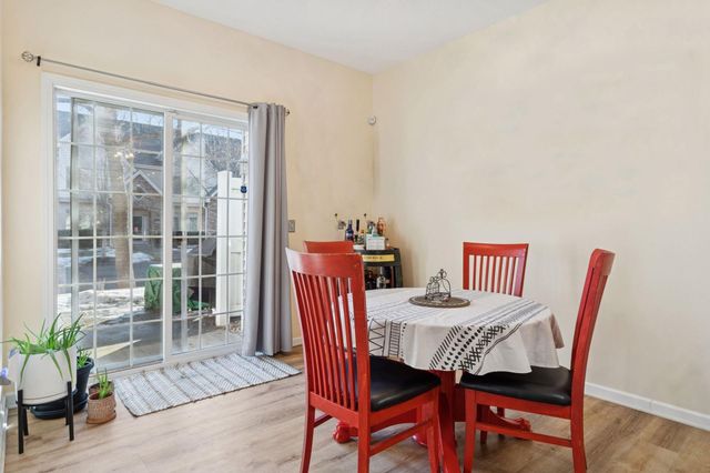 626 Willoughby Way W, Hopkins, MN 55305