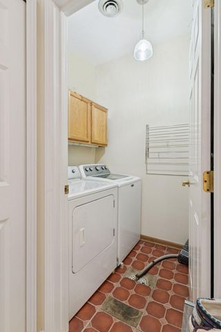 626 Willoughby Way W, Hopkins, MN 55305