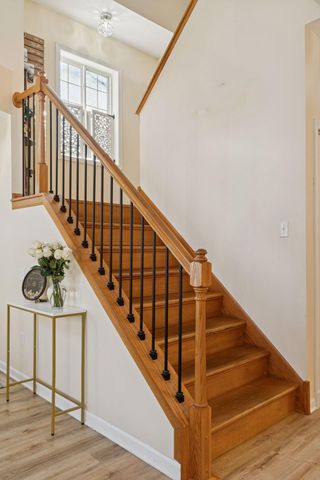 626 Willoughby Way W, Hopkins, MN 55305