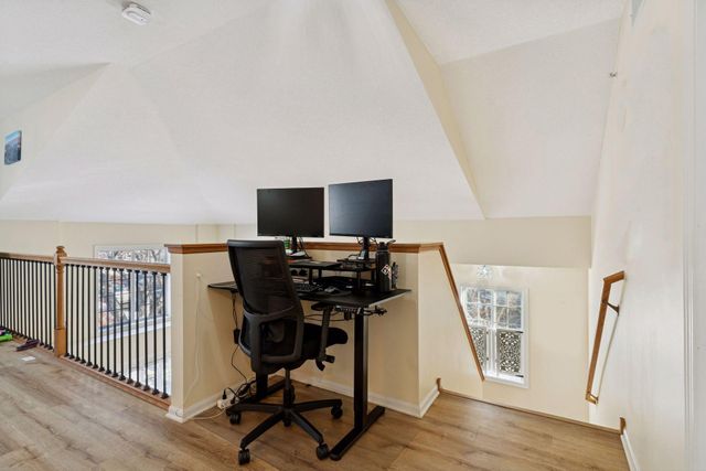 626 Willoughby Way W, Hopkins, MN 55305