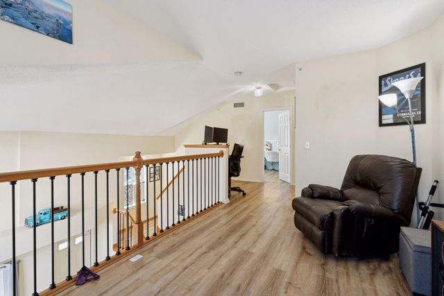 626 Willoughby Way W, Hopkins, MN 55305