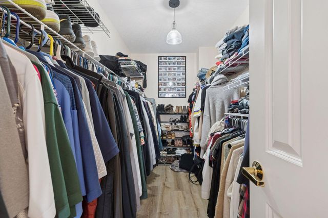 626 Willoughby Way W, Hopkins, MN 55305