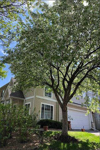 626 Willoughby Way W, Hopkins, MN 55305