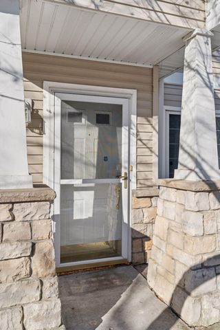 626 Willoughby Way W, Hopkins, MN 55305